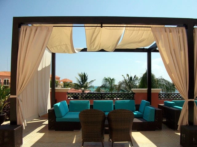 Avoid The Sun With These Great Balcony Shade Ideas Ideacious